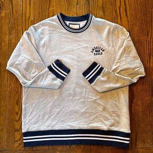 American Eagle Men’s crew neck size XL, Gray